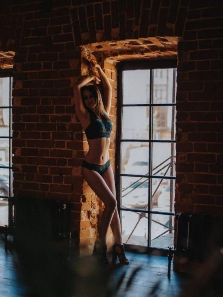 Bella, рост: 160, вес: 54 - шлюха по вызову от 3500 руб. в час