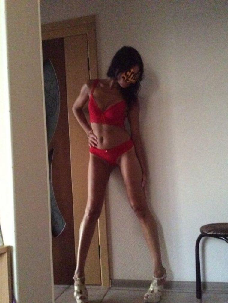 Клара, 25 лет - попробуйте секс с госпожой