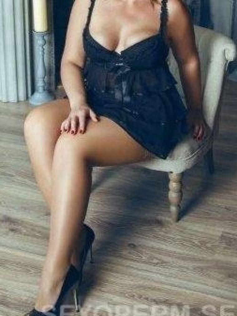 Фигуристая проститутка Женя, 8 909 083-77-23, закажите онлайн