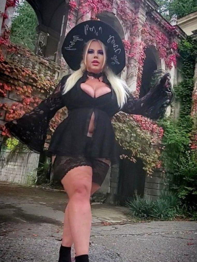 Самая маленькая проститутка Виагра -подружки, доступна 24 7