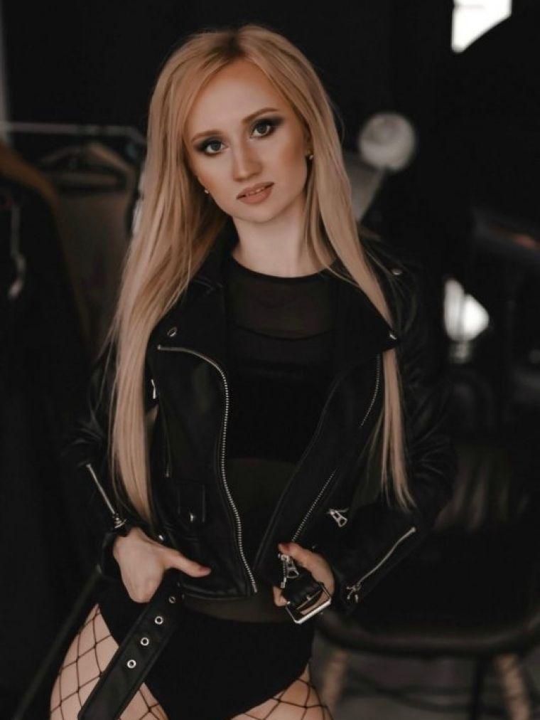 Сима - закажите эту проститутку онлайн в Екатеринбурге