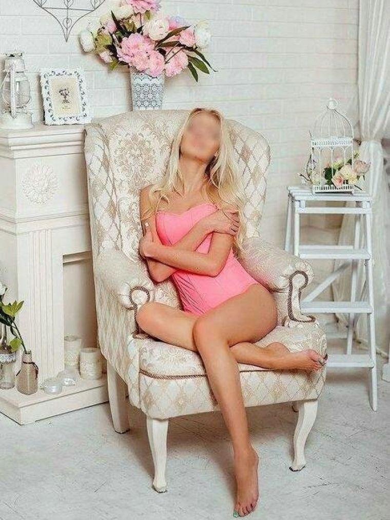 Самая маленькая проститутка Викуля, доступна 24 7