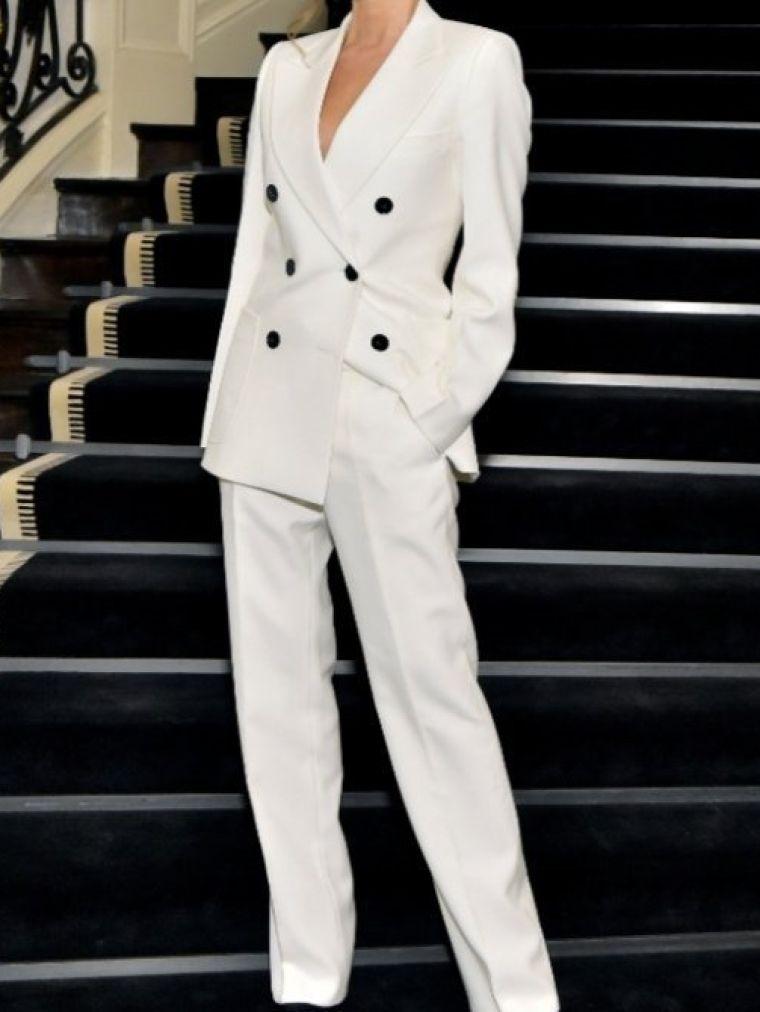 Лора, рост: 156, вес: 48 - элитный секс 24 7