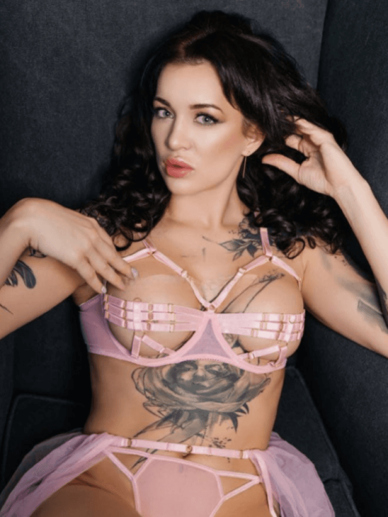 Юлия - секс с узбечкой в Екатеринбурге