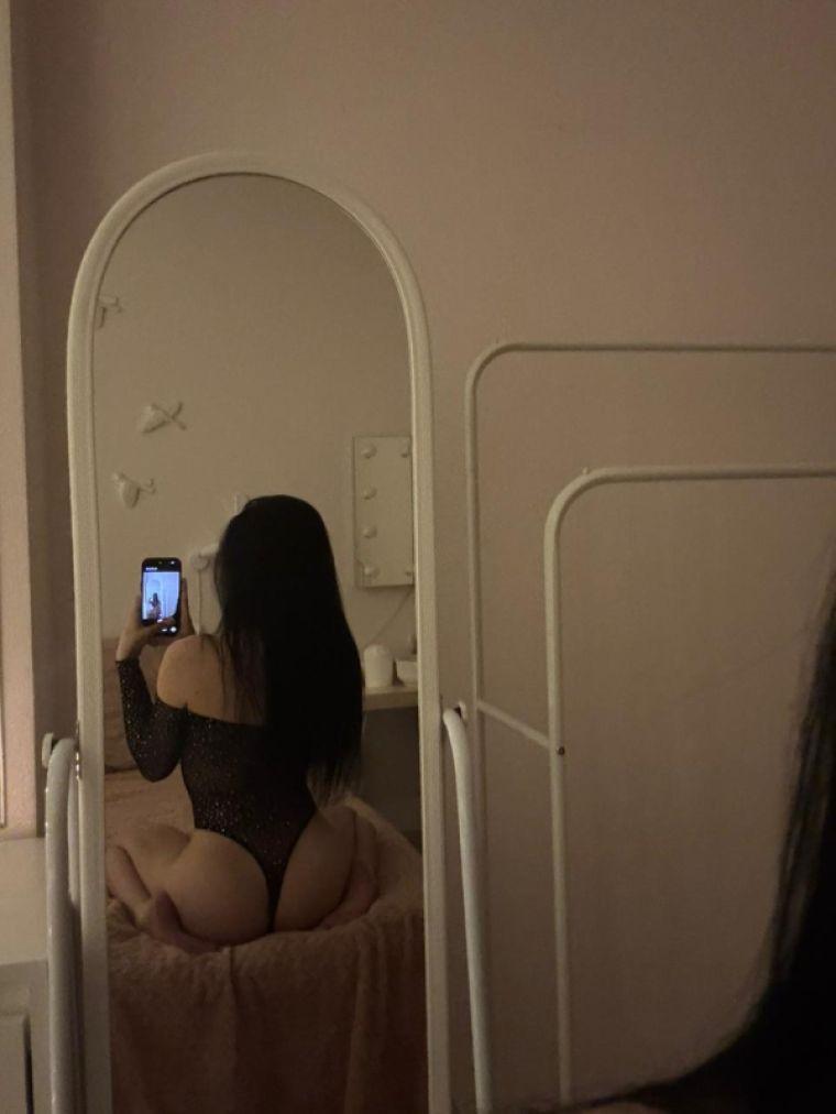 Карина - секс за деньги в Екатеринбурге от 7000 руб. в час, закажите онлайн